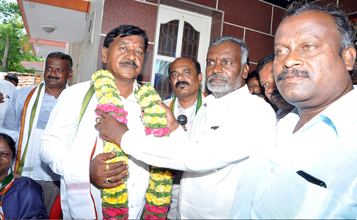 ಕೊಳ್ಳೇಗಾಲ : ಕಾಂಗ್ರೆಸ್ ಅಭ್ಯರ್ಥಿ ಎ.ಆರ್.ಕೃಷ್ಣಮೂರ್ತಿ ಮತಯಾಚನೆ